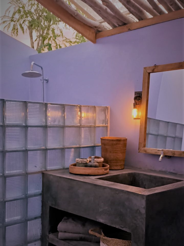 FabuLous Place Lombok surf villa purple bathroom